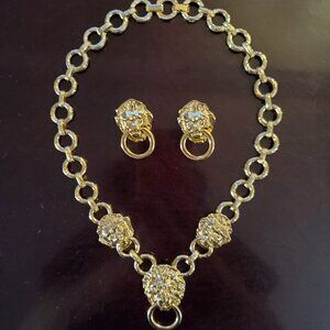 KENNETH JAY LANE 1980s LION’S HEAD DOORKNOCKER NECKLACE & EARRINGS SET